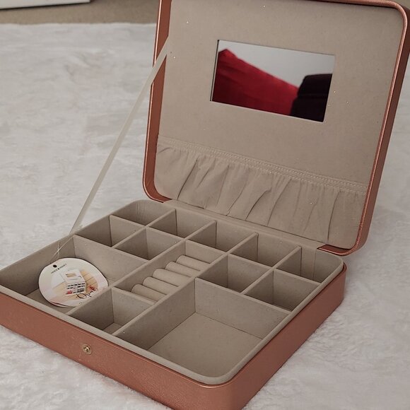 Coral Jewelry Travel Case - Picture 6 of 15